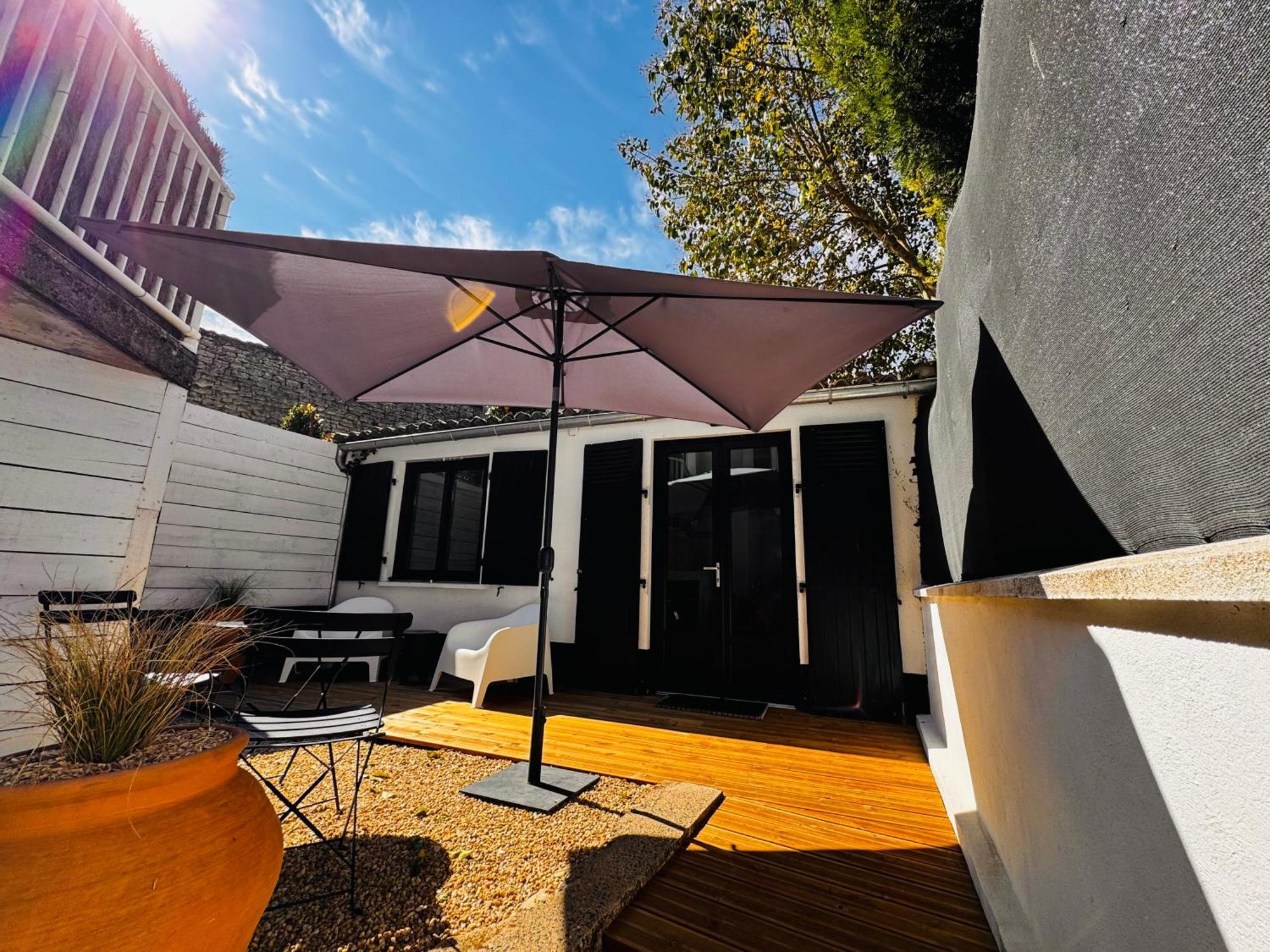 Le Petit Re, Hypercentre, Garage Prive, Terrasse Daire Niort Dış mekan fotoğraf